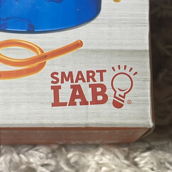 STEAM crazy drinks science lab 20 wild & wacky drinkable experiments! - Picture 4 of 6